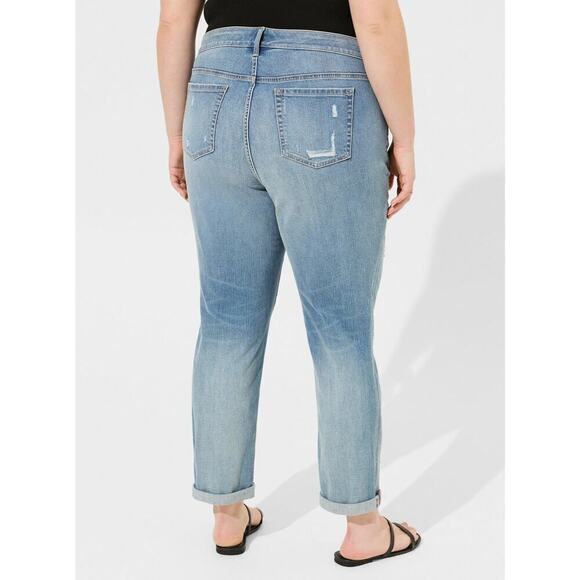 Torrid Women's Plus Size Boyfriend Straight Leg Vintage Stretch Distressed Jeans - Picture 3 of 9